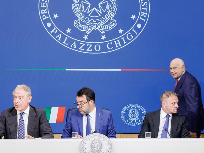 Decreto Omnibus e Ferie Augustee. Nei prossimi mesi vedremo chi paga