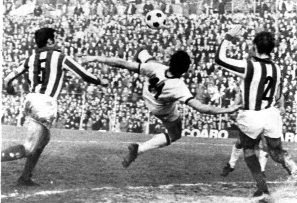 Il gol in rovesciata di Riva in L.R. Vicenza-Cagliari del 18 gennaio 1970